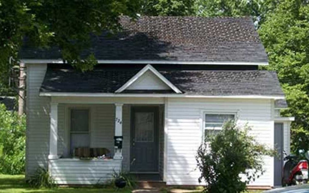 724 Niagra St Apt. 1