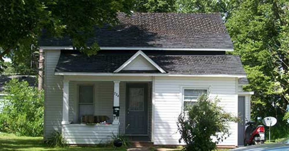 724 Niagra St, Eau Claire, Wisconsin 54703, 4 Bedrooms Bedrooms, ,2 BathroomsBathrooms,Single Family,Apartment,724 Niagra St ,1103