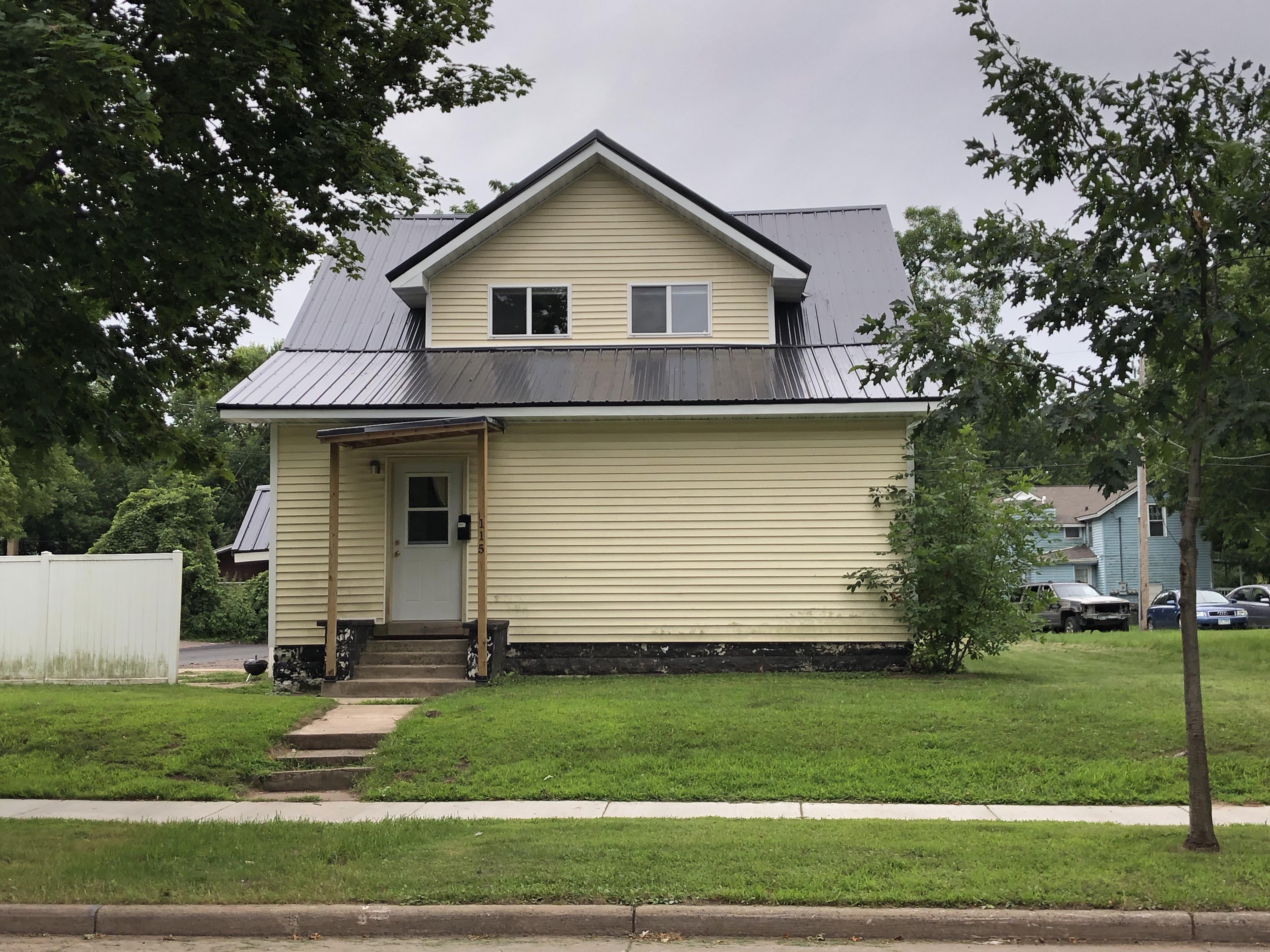 115 Hudson St, Wisconsin, 3 Bedrooms Bedrooms, ,1 BathroomBathrooms,Single Family,Apartment,Hudson St,1008