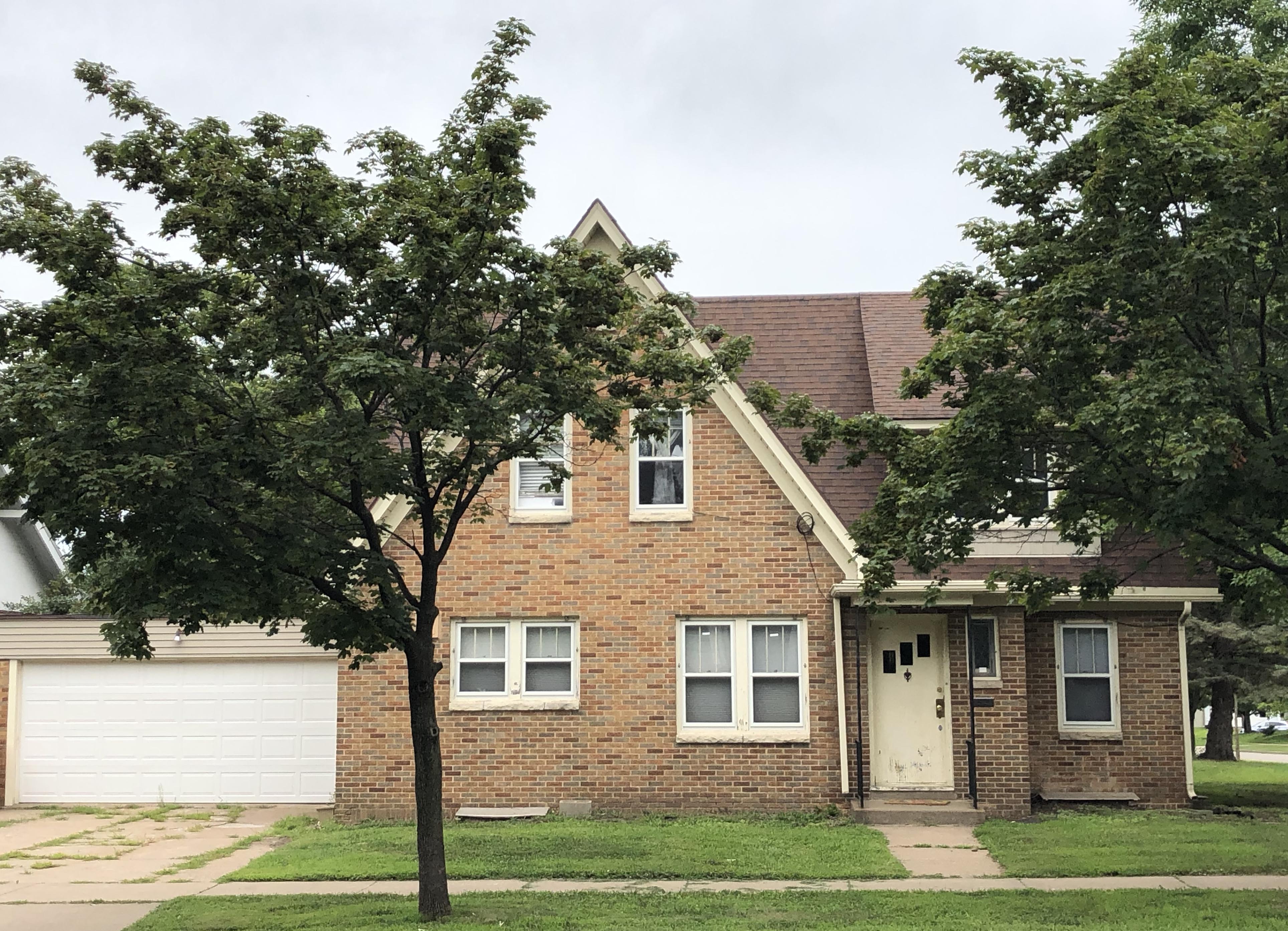 418 5th Ave, Eau Claire, Wisconsin 54703, 3 Bedrooms Bedrooms, ,1 BathroomBathrooms,Multi-Family,Sublease,418 5th Ave,1062