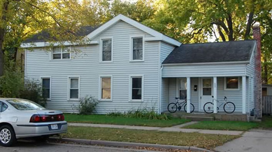 609 Broadway St, Eau Claire, Wisconsin 54703, 3 Bedrooms Bedrooms, ,1 BathroomBathrooms,Multi-Family,Apartment,609 Broadway St ,1085
